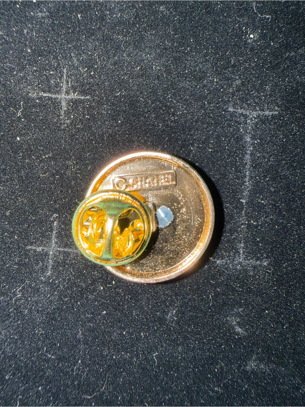 ChaneI Gold and White Logo Round Brooch/Pin - Picture 4 of 7